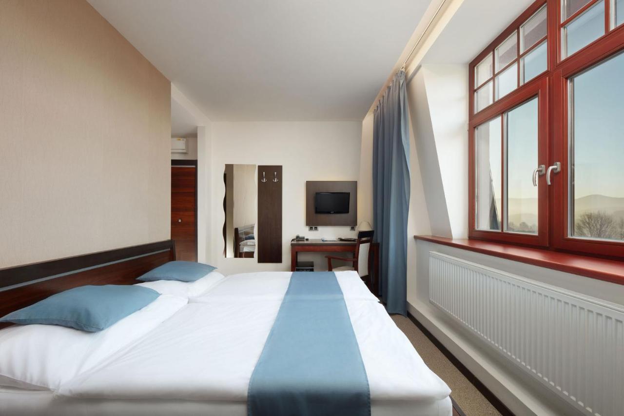 Hotel Slunny Dvur Jesenik Luaran gambar