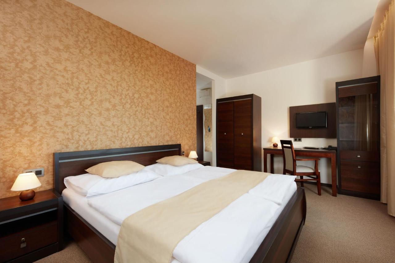 Hotel Slunny Dvur Jesenik Luaran gambar